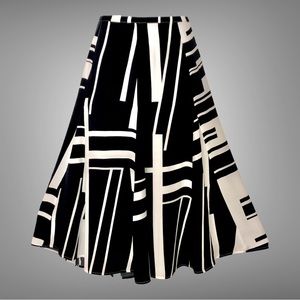 **10 FOR $50**RAYON MIDI A-LINE SKIRT BLK/CREAM GORED WIDE SWEEP HOBBS LONDON 10